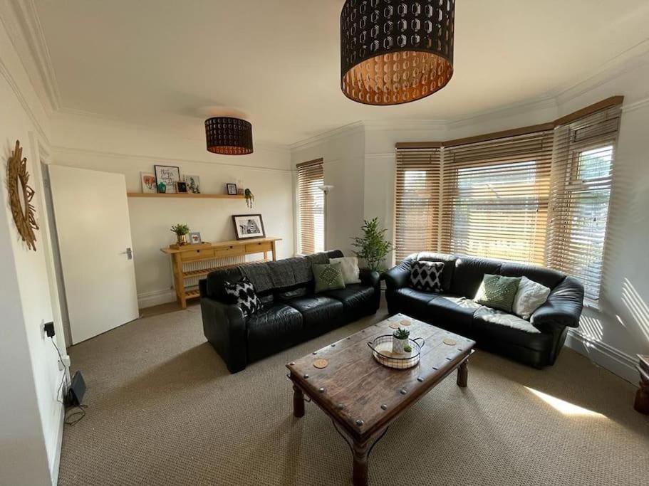 3 Bed Flat Near To Cardiff And Cardiff Bay Appartement Buitenkant foto