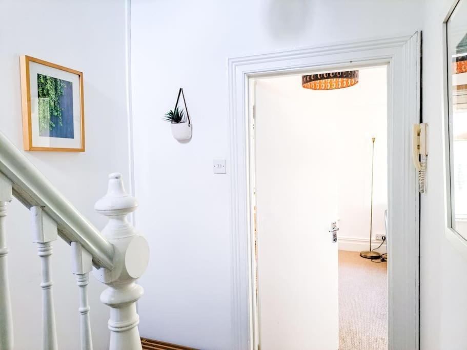 3 Bed Flat Near To Cardiff And Cardiff Bay Appartement Buitenkant foto