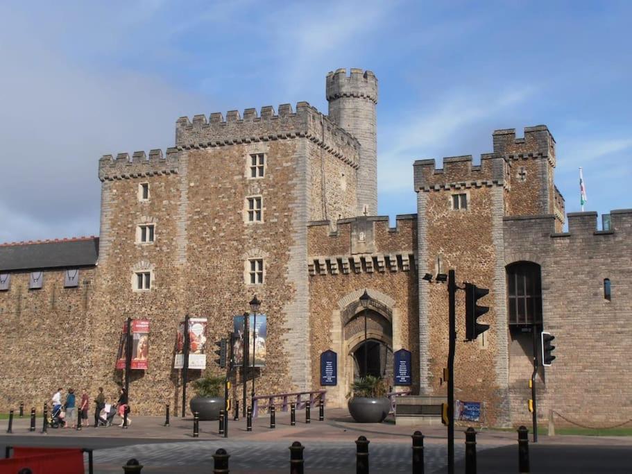 3 Bed Flat Near To Cardiff And Cardiff Bay Appartement Buitenkant foto